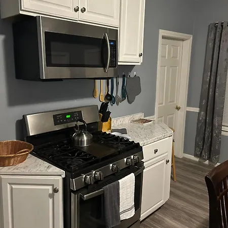 דירה Cozy 3bd 1ba Free Parking סקופיה